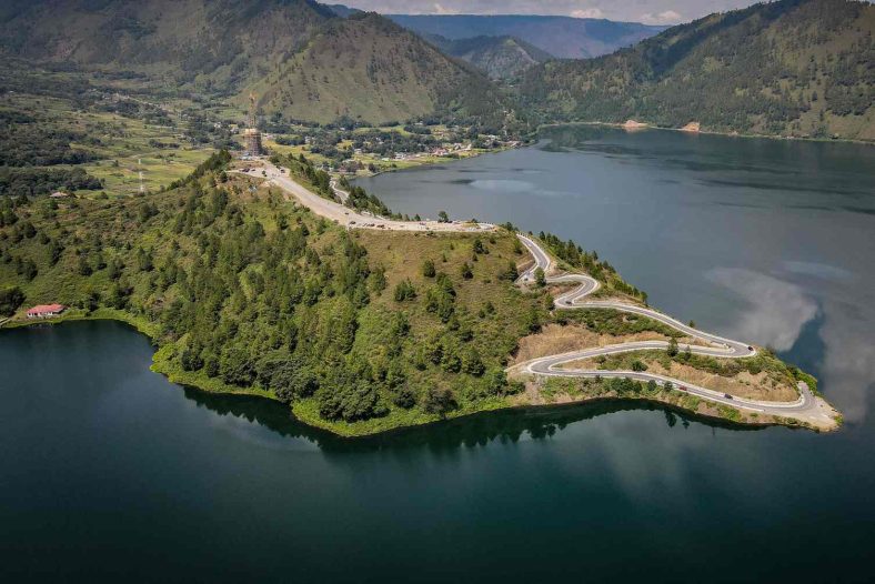 Menikmati Keindahan Alam Tersembunyi di Danau Toba Wisata Romantis dan Budaya Batak